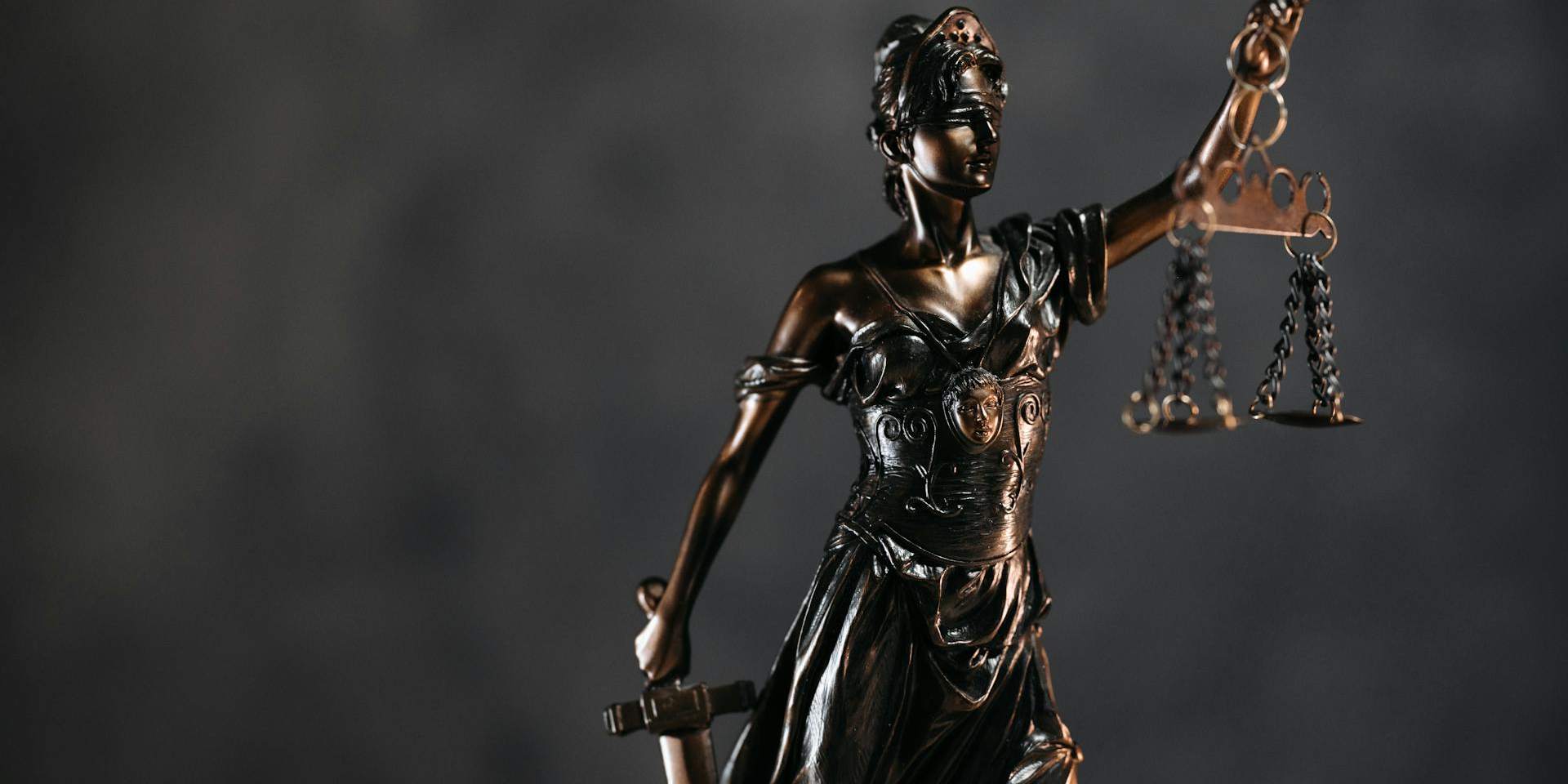 Appeal on the Papers vs Oral Appeal: Key Differences in Litigation