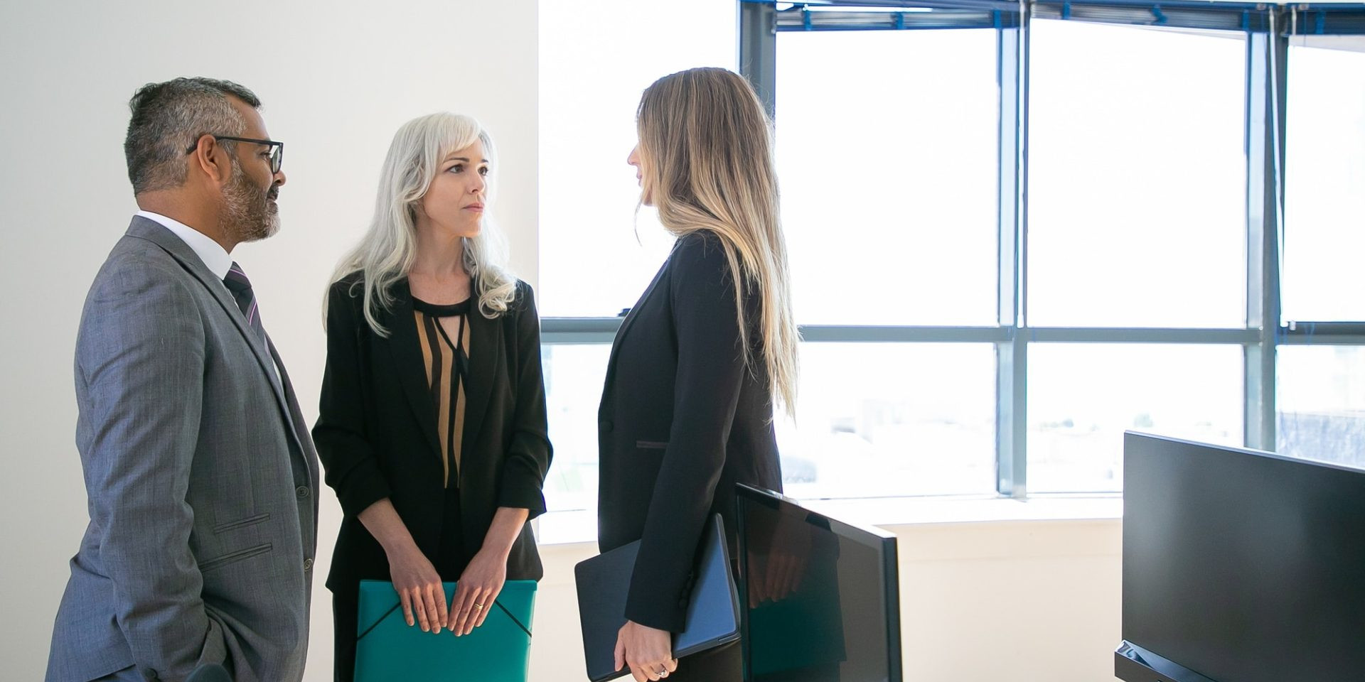 Buying or Selling a Business in Australia: Legal Risks Explained